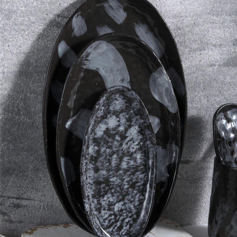 Conjunto de pratos de cerâmica